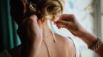 ヘアアクセサリーの種類と使い方。夏のまとめ髪におすすめヘアアクセは？