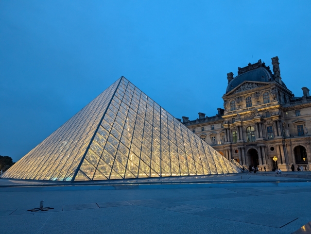 ルーブル美術館1オンス純銀3枚　BOX劣化あり ルーブル美術館1オンス純銀3枚 BOX劣化あり 美術品・アンティーク